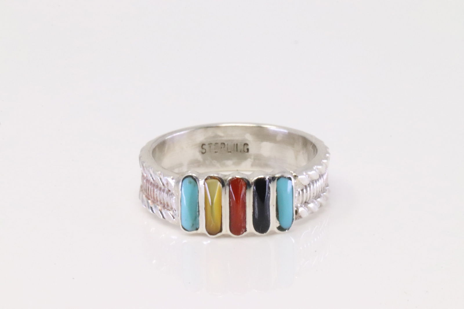 Native America Navajo Sterling Silver Multi-Color Stone Ring.: This is a Native America Navajo Sterling Silver Multi-Color Stone Ring. Ring size: 5.75.