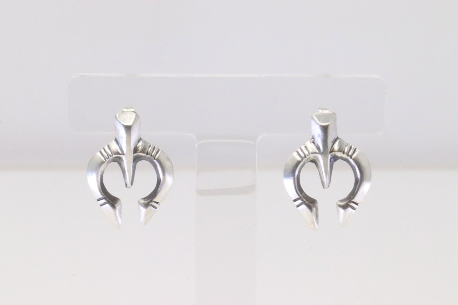 Native America Navajo Sterling Silver Naja Post Earring's By Paige Gordon.: This is a Native America Navajo Sterling Silver Naja Post Earring's By Paige Gordon.