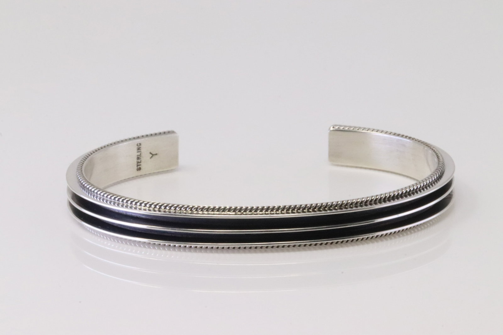 Native America Navajo Sterling Silver Bracelet Cuff By Darell Yazzie.: This is a Native America Navajo Sterling Silver Bracelet Cuff By Darell Yazzie.