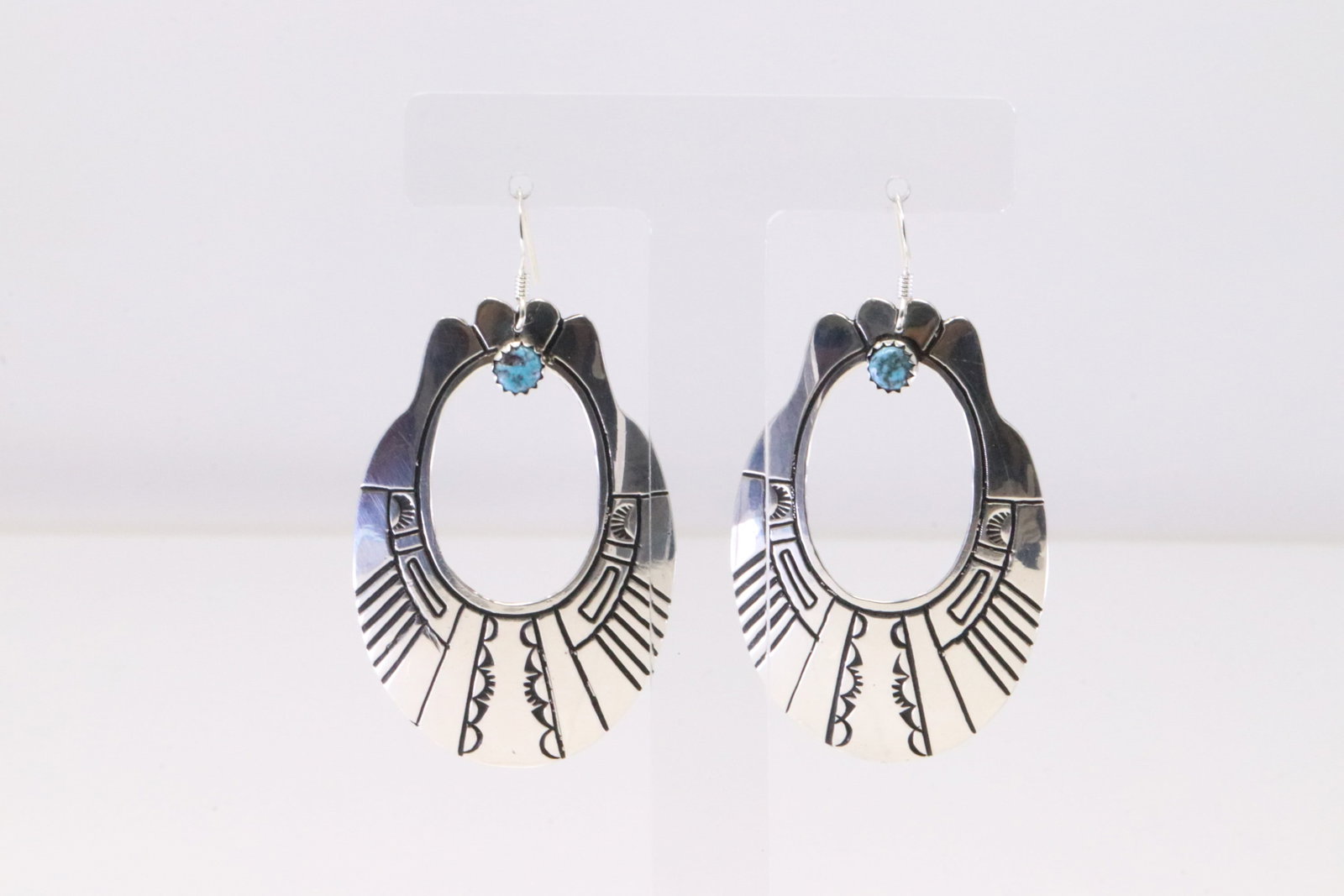 Native America Navajo Sterling Silver Turquoise Dangling Earring's By T&R Singer.: This is a Native America Navajo Sterling Silver Turquoise Dangling Earring's By T&R Singer.