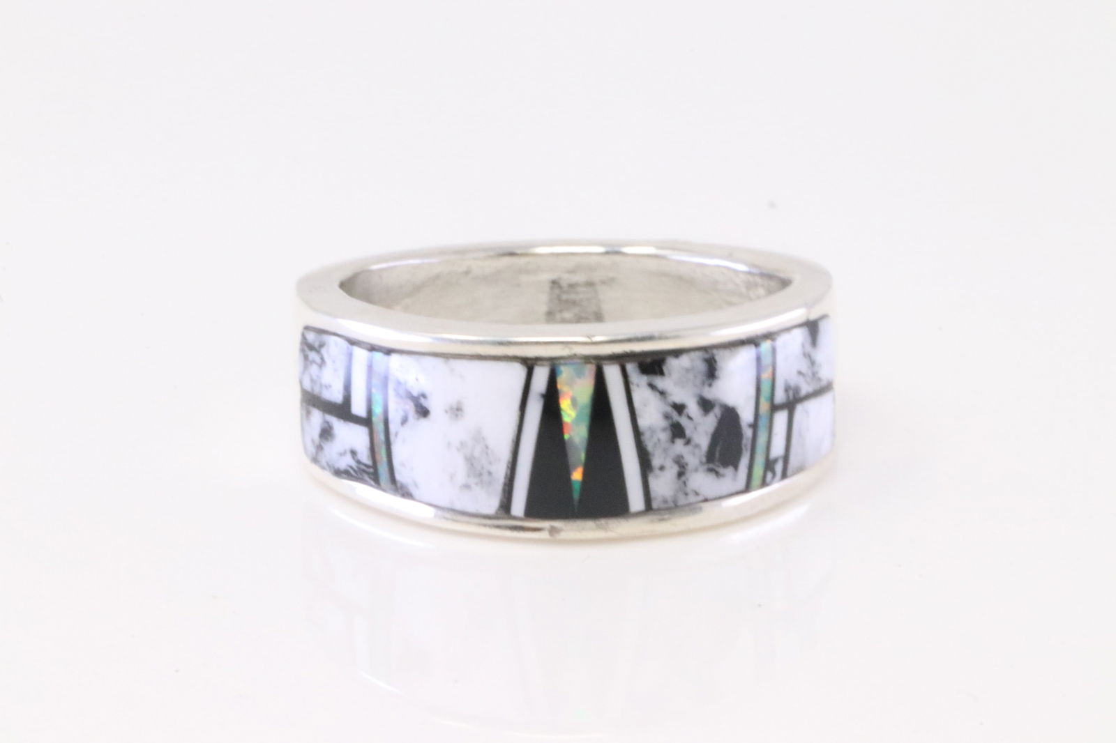 Native American Navajo Sterling Silver Multi-Color Inlay Ring.: This is a Native American Navajo Sterling Silver Multi-Color Inlay Ring. Ring size: 10.00.