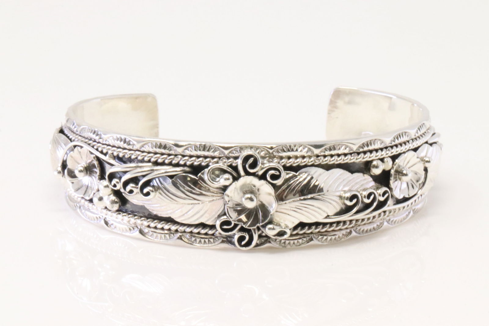 Native America Navajo Sterling Silver Floral Bracelet Cuff By Freddie James. (1 of 4)