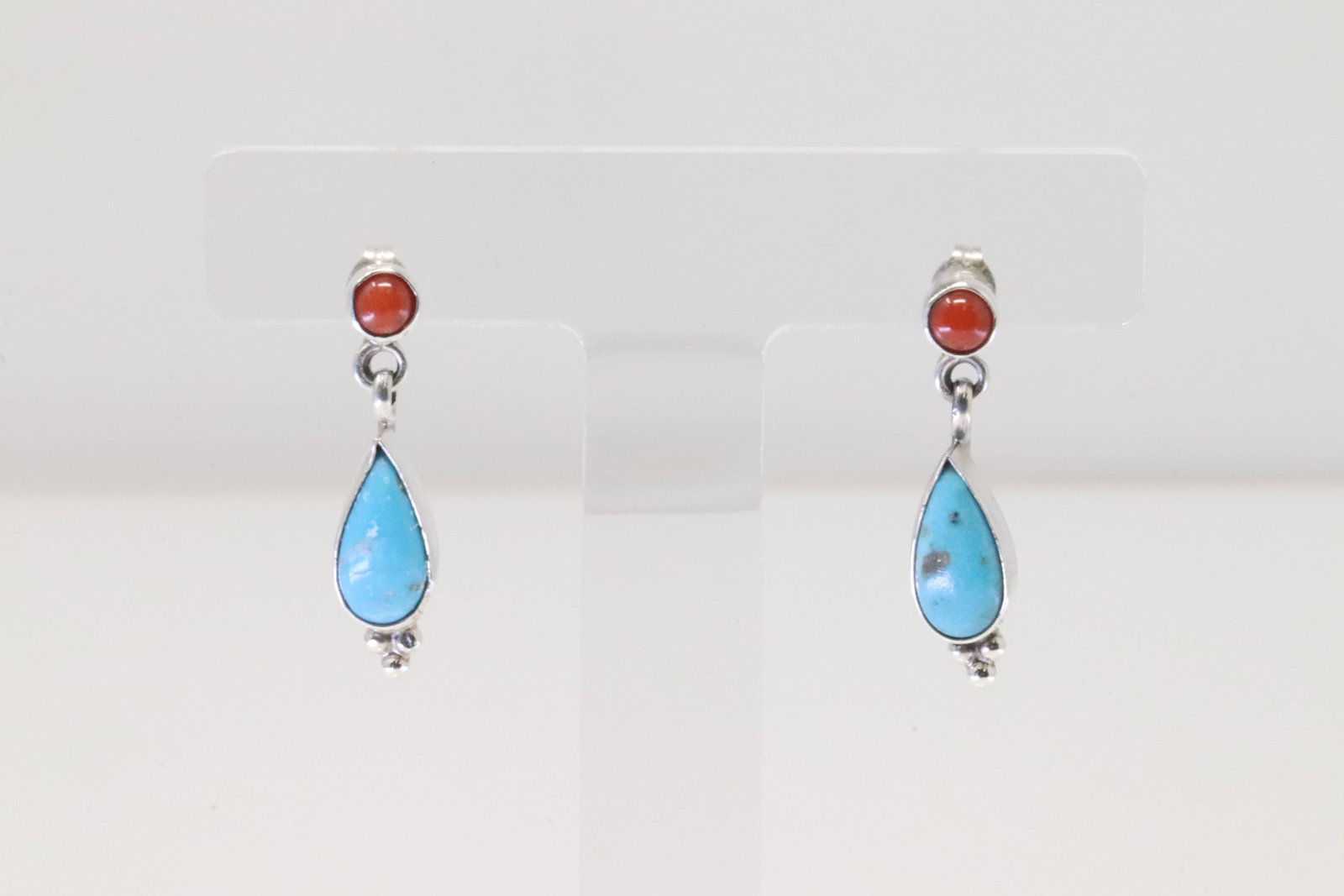 Native America Navajo Sterling Silver Coral & Turquoise Post Earring's By Gary Shorty.: This is a Native America Navajo Sterling Silver Coral & Turquoise Post Earring's By Gary Shorty.