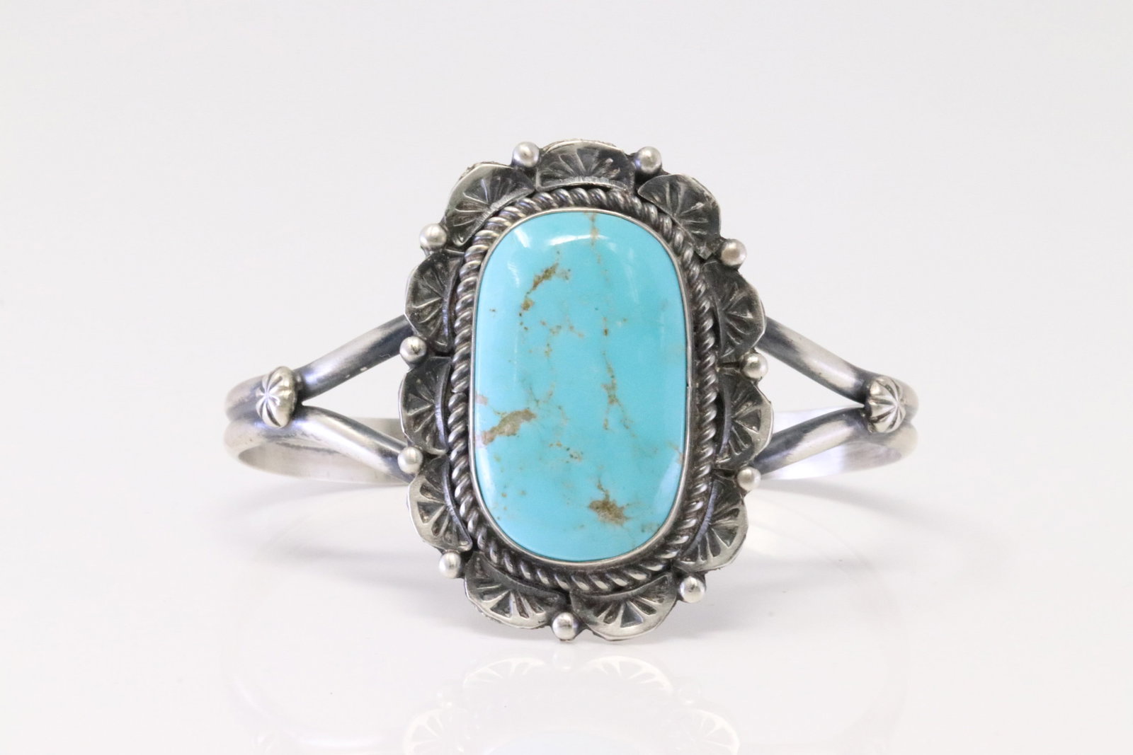 Native America Navajo Sterling Silver Kingman Turquoise Bracelet By Judith Dixon.: This is a Native America Navajo Sterling Silver Kingman Turquoise Bracelet By Judith Dixon.