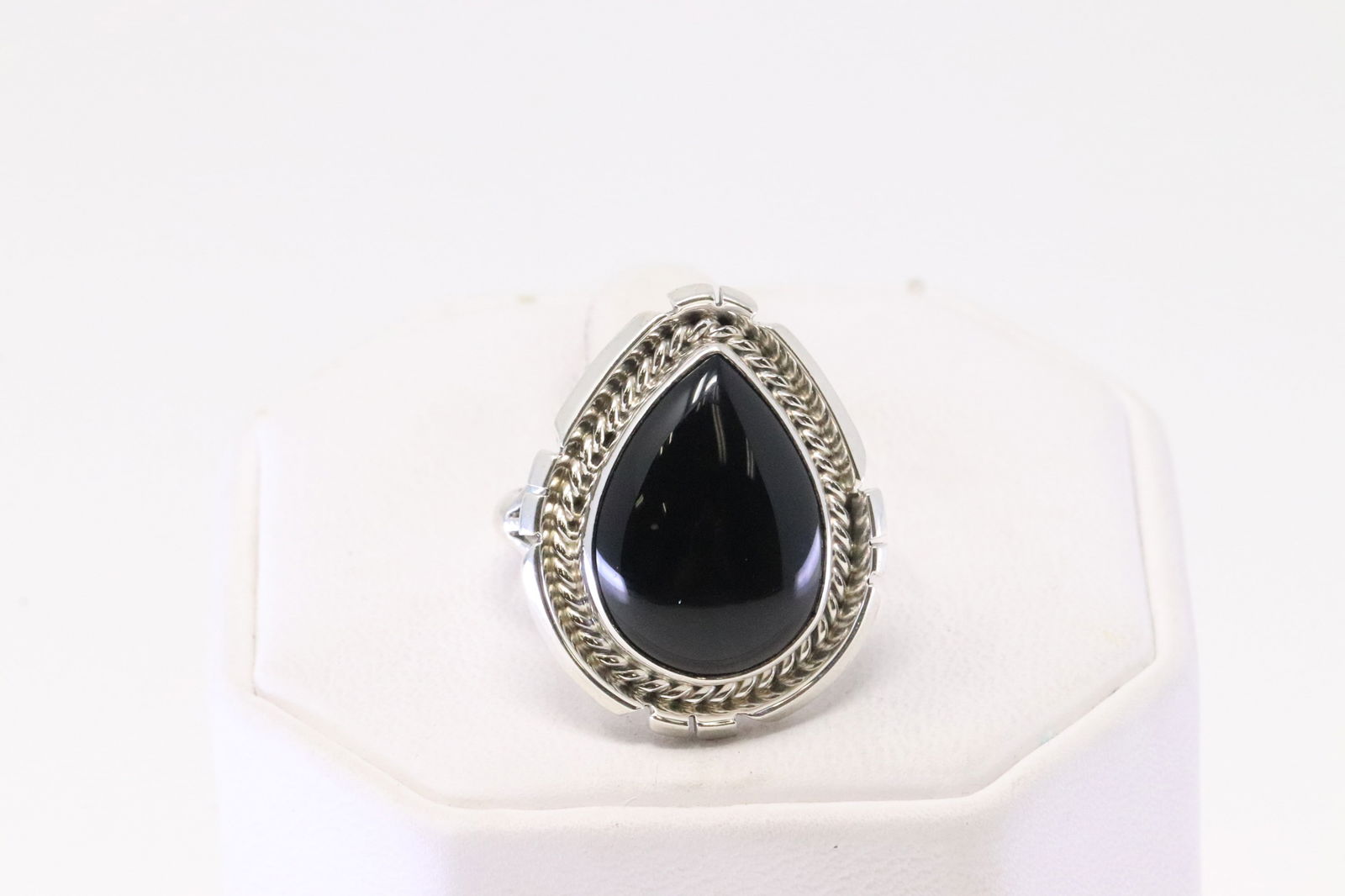Native America Navajo Sterling Silver Black Onyx Ring By Samuel Yellowhair. (1 of 4)