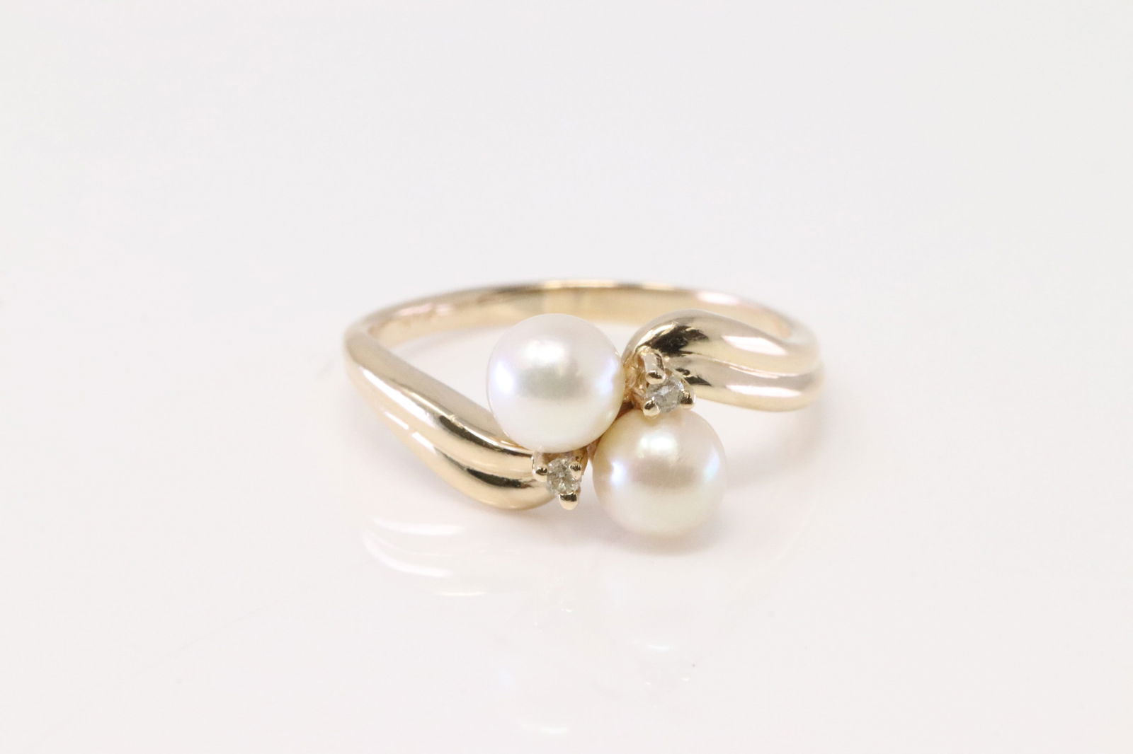 Pearl & Diamond Ring 14Kt. (1 of 4)