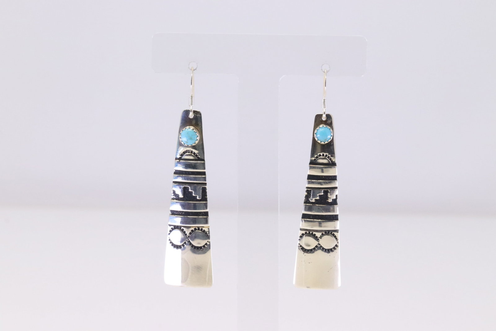Native America Navajo Sterling Silver Turquoise Dagling Earring's By T&R Singer.: This is a Native America Navajo Sterling Silver Turquoise Dagling Earring's By T&R Singer.