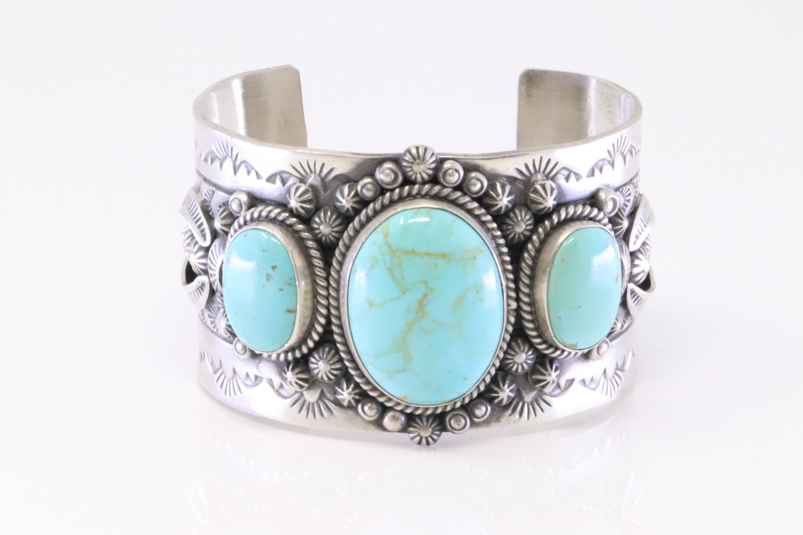 Native America Navajo Sterling Silver Kingman Turquoise Bracelet Cuff By Gilbert Stone.: This is a Native America Navajo Sterling Silver Kingman Turquoise Bracelet Cuff By Gilbert Stone.