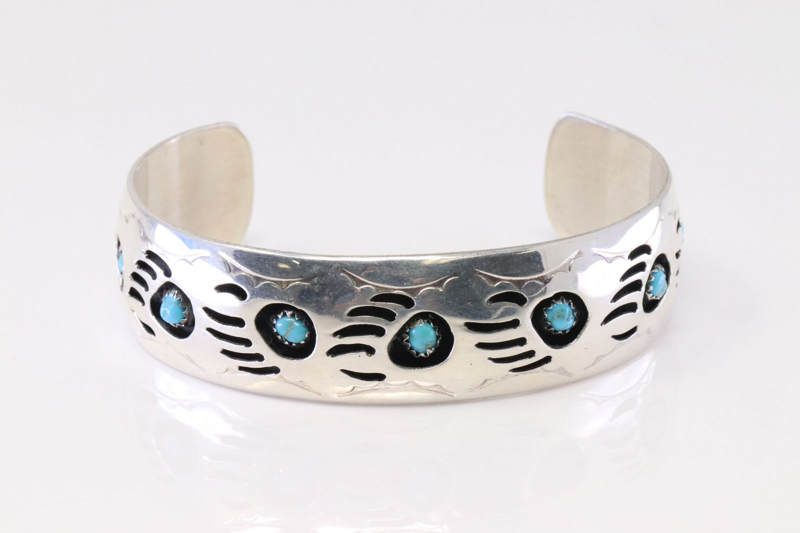 Native America Navajo Sterling Silver Bear Paw Turquoise Bracelet Cuff By Pearlene Spencer. (1 of 4)