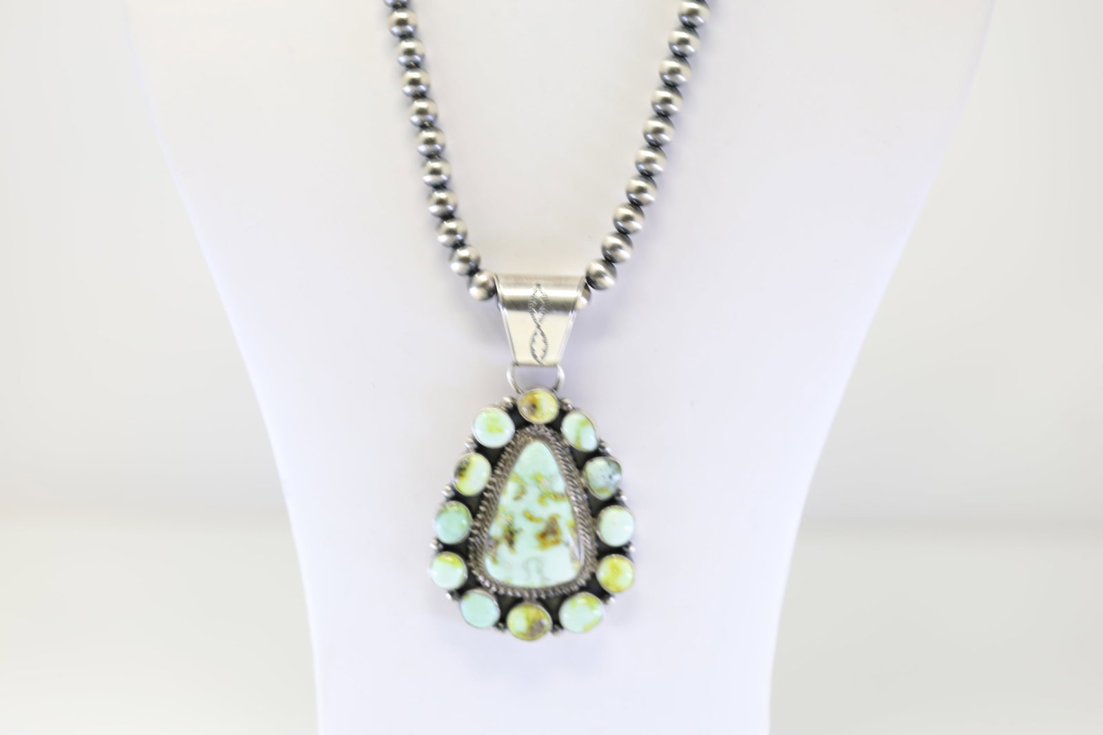 Native America Navajo Sterling Silver Palomino Necklace By Tom Lewis.: This is a Native America Navajo Sterling Silver Palomino Necklace By Tom Lewis. Necklace length: 18.00"