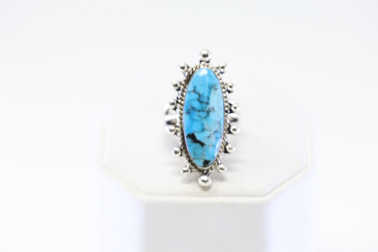 Native America Navajo Sterling Silver Turquoise Ring By Mike Smith.: This is a Native America Navajo Sterling Silver Turquoise Ring By Mike Smith. Ring size: 6.00.