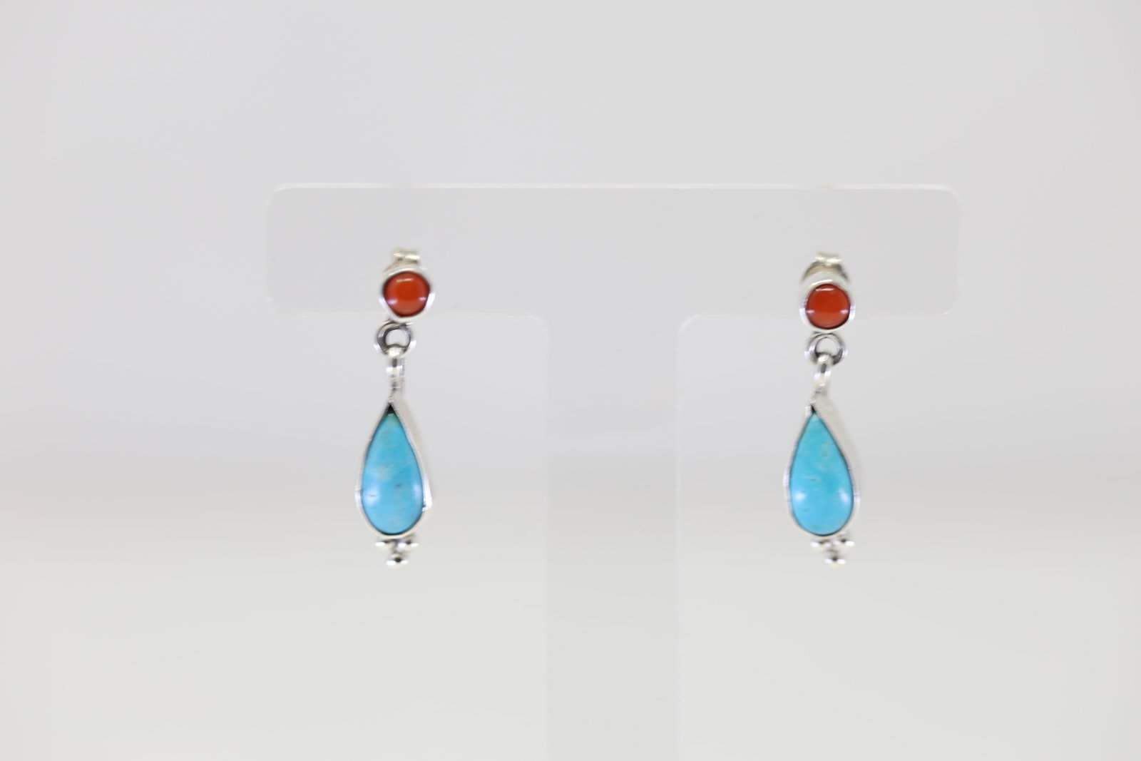 Native America Navajo Sterling Silver Coral & Turquoise Post Earring's By Gary Shorty.: This is a Native America Navajo Sterling Silver Coral & Turquoise Post Earring's By Gary Shorty.