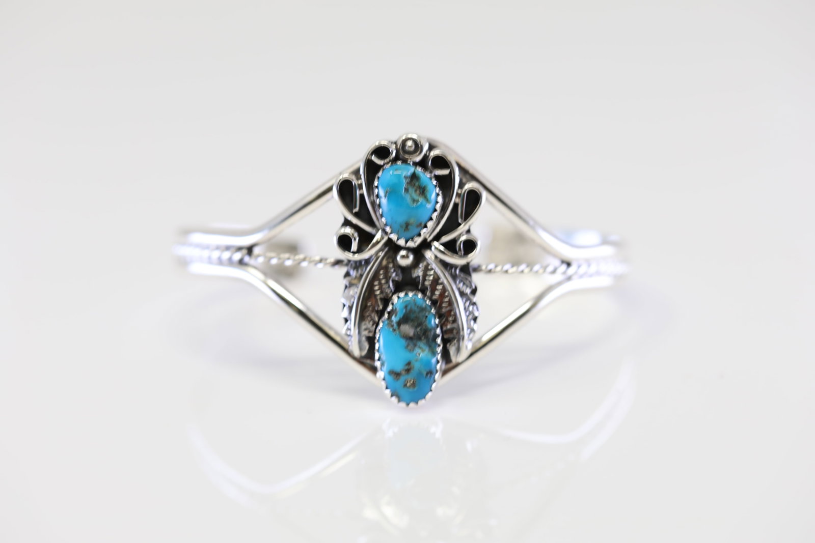 Native America Navajo Sterling Silver Turquoise Bracelet Cuff By Harry B.Yazzie.: This is a Native America Navajo Sterling Silver Turquoise Bracelet Cuff By Harry B.Yazzie.