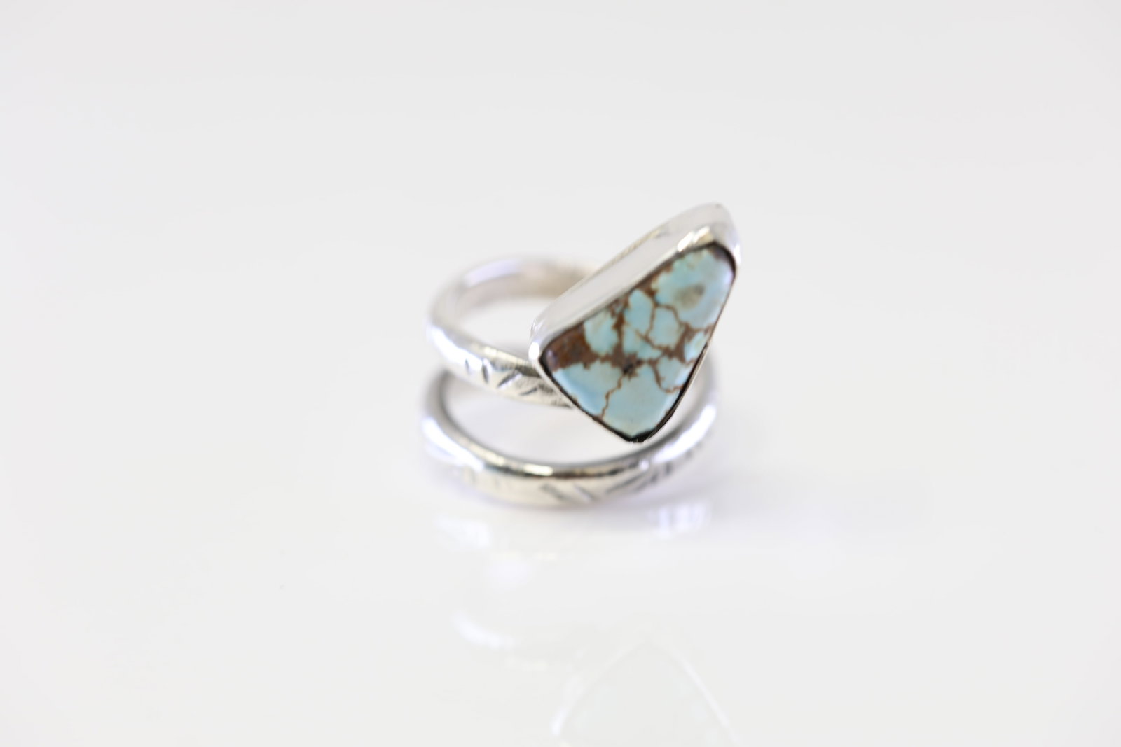Native America Zuni Sterling Silver Turquoise Ring By Jude Candelaria.: This is a Native America Zuni Sterling Silver Turquoise Ring By Jude Candelaria. Ring size: 6.50.