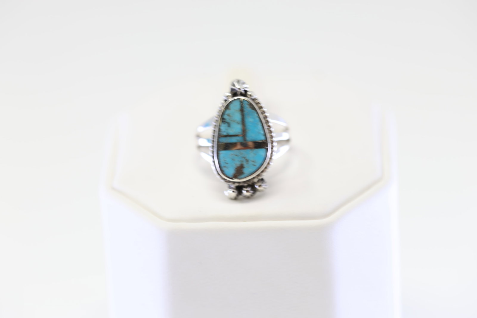 Native American Navajo Sterling Silver Turquoise Inlay Ring By James Manygoat.: This is a Native American Navajo Sterling Silver Turquoise Inlay Ring By James Manygoat. Ring size: 6.00.