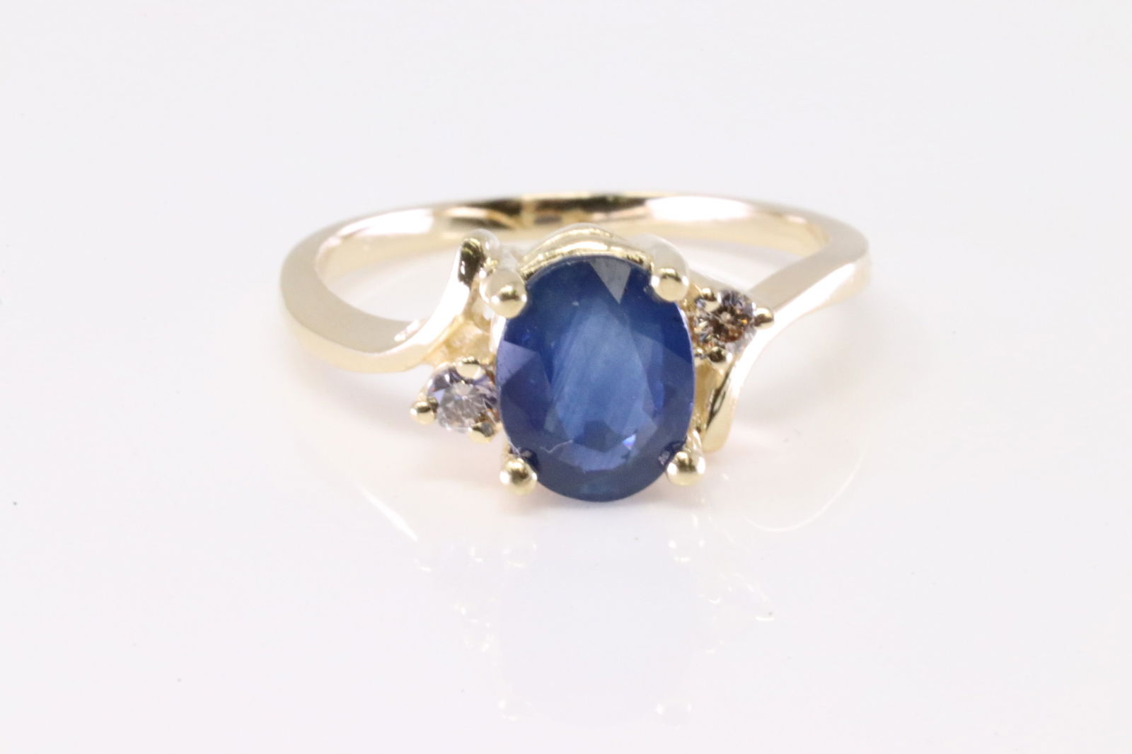 Sapphire & Diamond Ring 14Kt. (1 of 4)