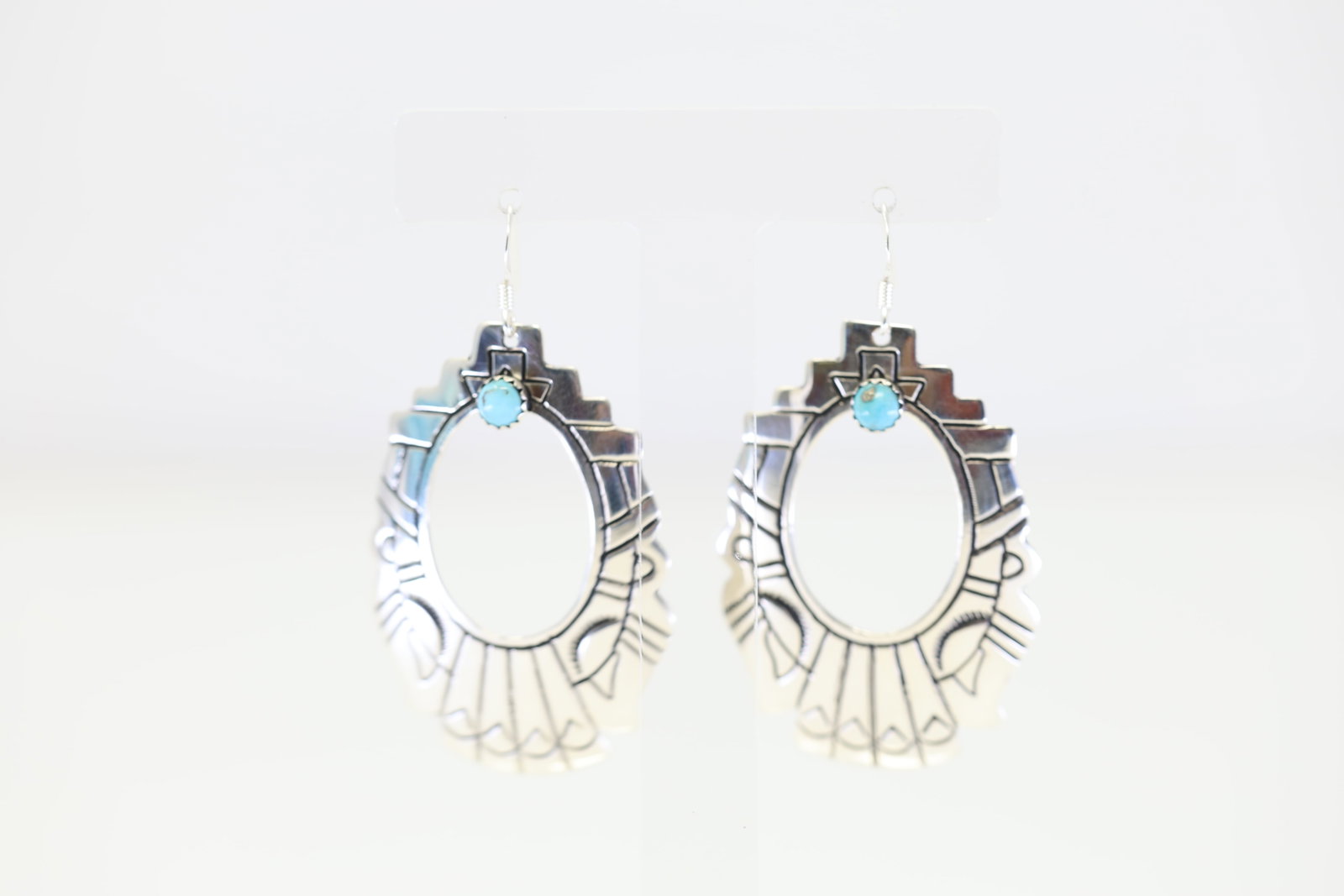 Native America Navajo Sterling Silver Turquoise Dangling Earring's By T&R Singer.: This is a Native America Navajo Sterling Silver Turquoise Dangling Earring's By T&R Singer.