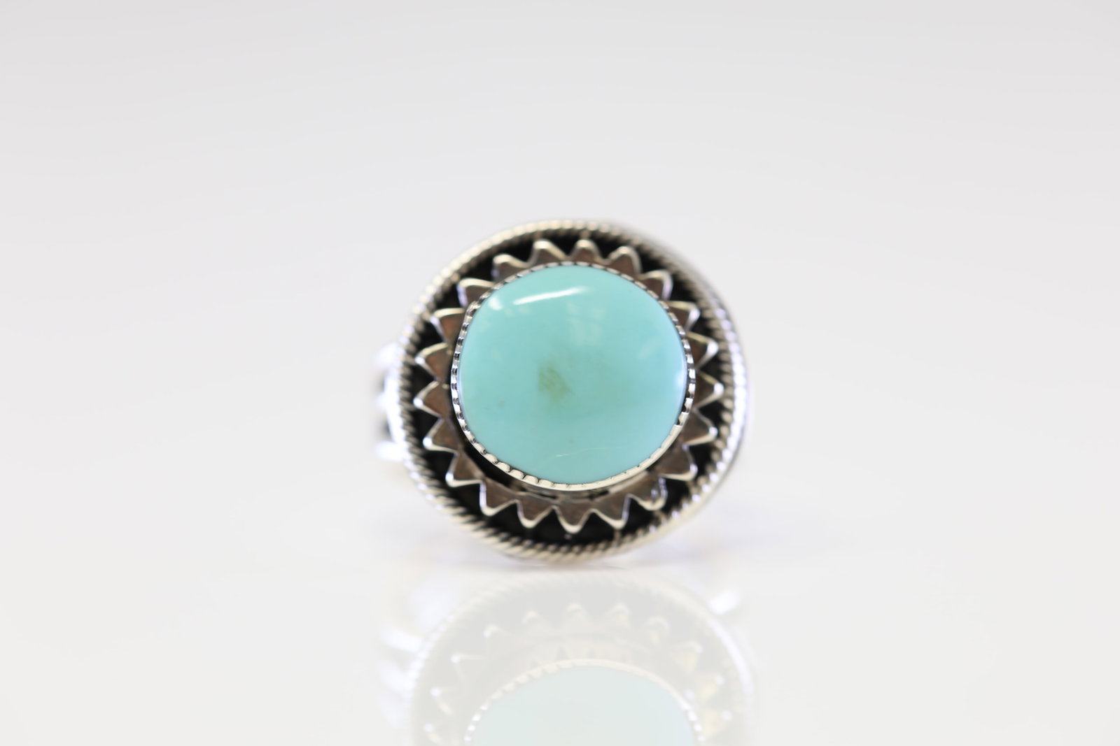 Native American Navajo Sterling Silver Turquoise Ring By Daniel Dakai.: This is a Native American Navajo Sterling Silver Turquoise Ring By Daniel Dakai. Ring size: 5.50.