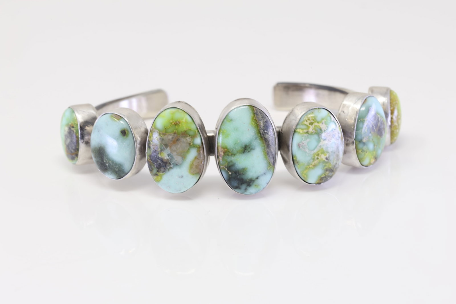 Native American Navajo Sterling Silver Palomino Bracelet Cuff By Tom Lewis.: This is a Native American Navajo Sterling Silver Palomino Bracelet Cuff By Tom Lewis.