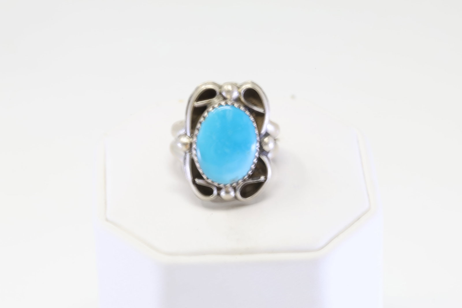 Native America Navajo Sterling Silver Kingman Turquoise Ring By Rena Shelly.: This is a Native America Navajo Sterling Silver Kingman Turquoise Ring By Rena Shelly. Ring size: 6.75.