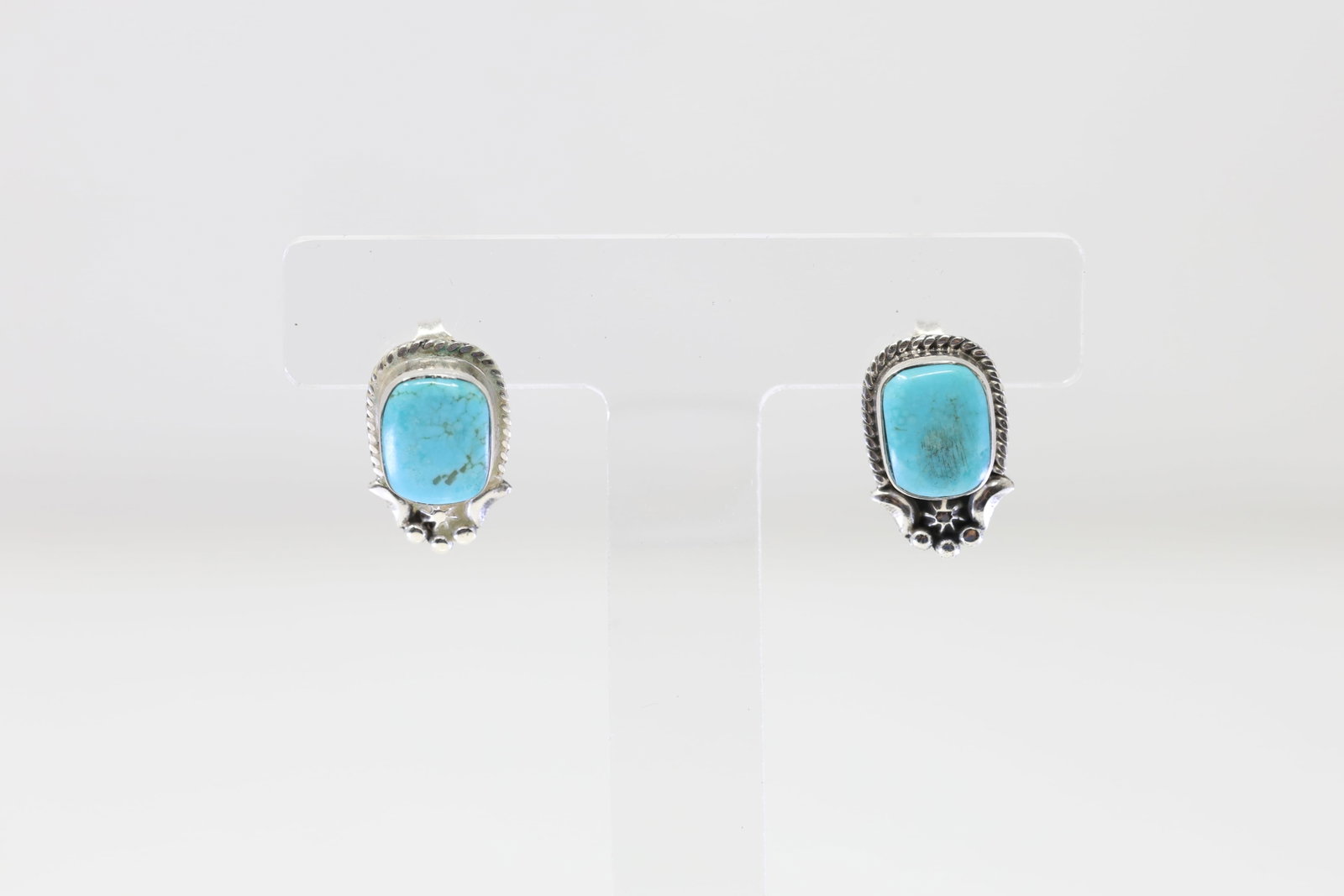 Native America Navajo Sterling Silver Turquoise Post Earring's By Etta Larry.: This is a Native America Navajo Sterling Silver Turquoise Post Earring's By Etta Larry.