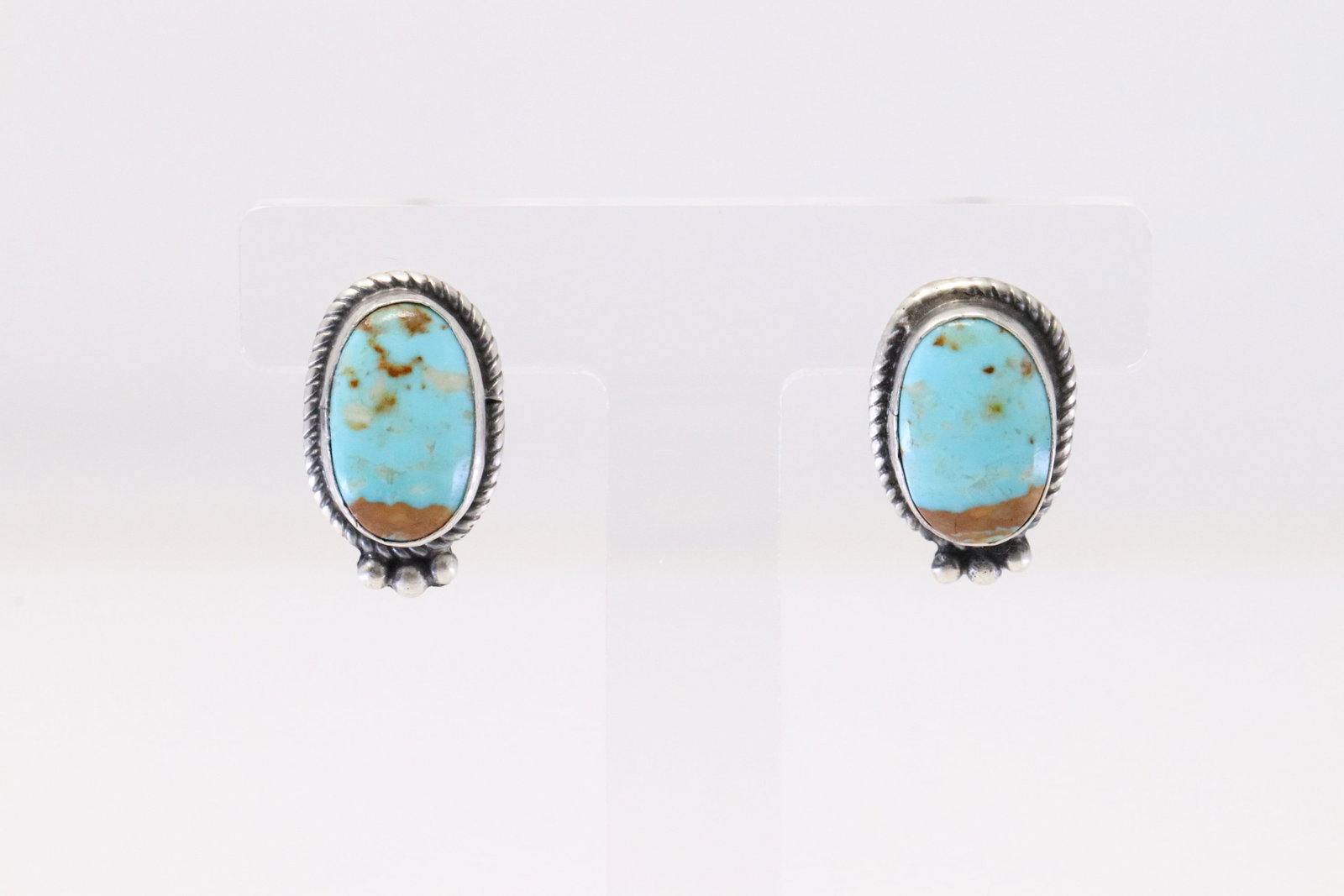 Native America Navajo Sterling Silver Kingman Turquoise Post Earring's By Judith Dixon.: This is a Native America Navajo Sterling Silver Kingman Turquoise Post Earring's By Judith Dixon.