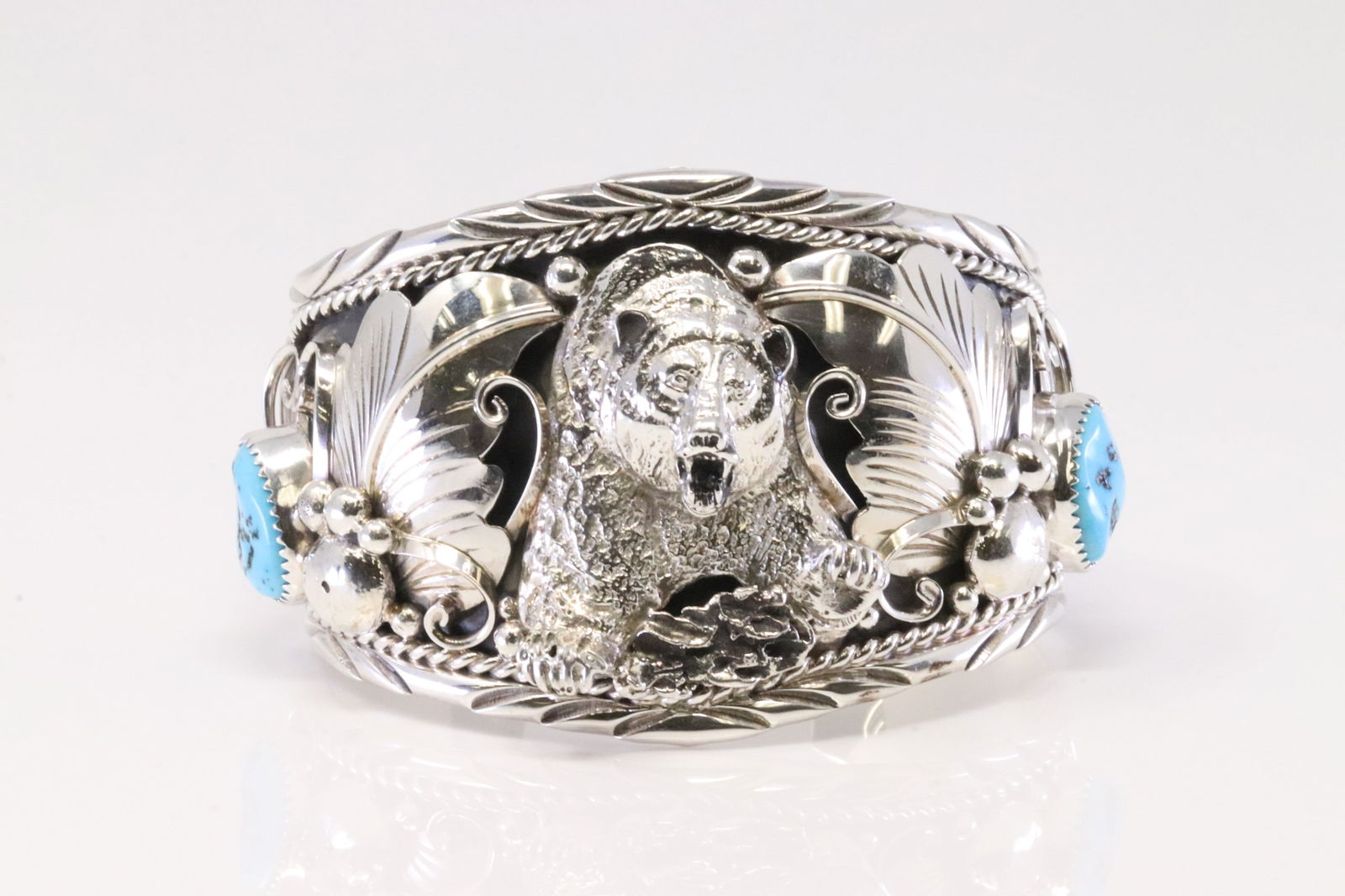 Native America Navajo Sterling Silver Turquooise Bear Casted Bracelet Cuff By Thomas Yazzie. (1 of 4)