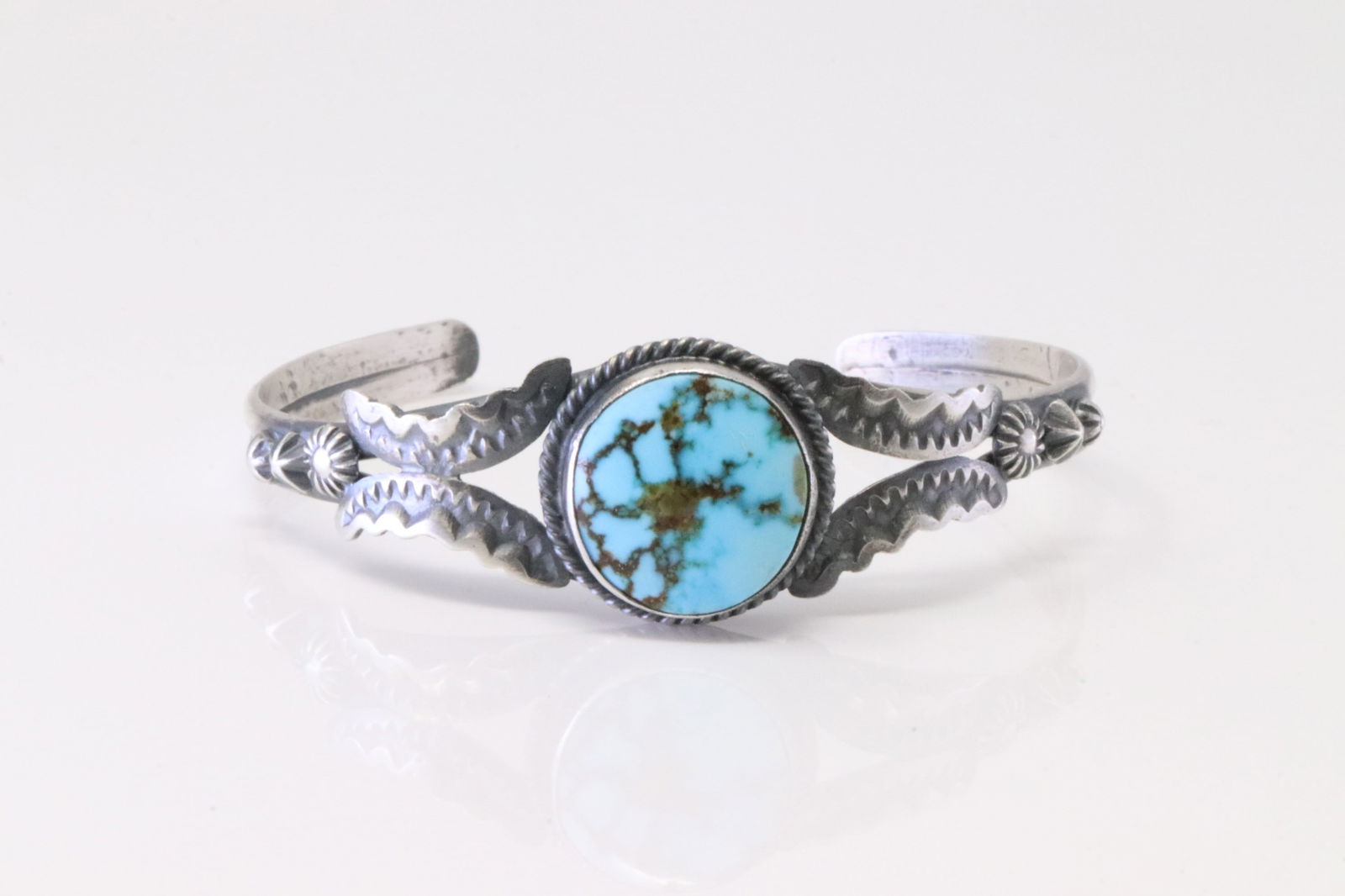 Native American Navajo Sterling Silver Kingman Turquoise Bracelet Cuff By Gilbert Tom. (1 of 4)