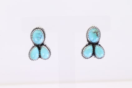Native America Navajo Sterling Silver Kingman Turquoise Post Earring's By Freida Martinez.