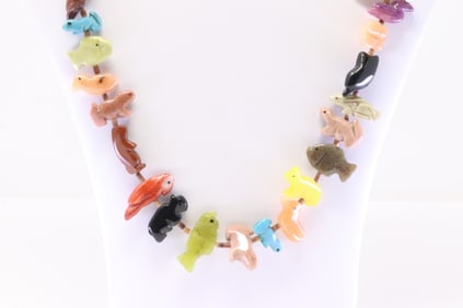 Native America Navajo Sterling Silver Animals Multi-Color Gesmtone Necklace.