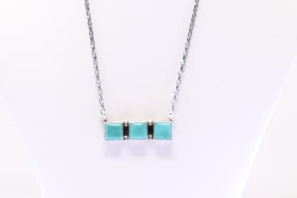Native America Navajo Sterling Silver Kingman Turquoise Necklace By Alfred Martinez.