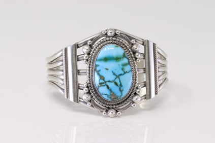 Native America Navajo Sterling Silver Kingman Turquoise Bracelet By Tom Lewis.
