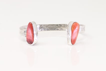 Native America Zuni Sterling Silver Spiny Oyster Bracelet By Jude Candelaria.