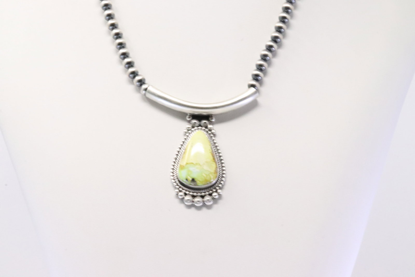 Native America Navajo Sterling Silver Palomino Necklace By Tom Lewis.: This is a Native America Navajo Sterling Silver Palomino Necklace By Tom Lewis. Necklace length: 16.00"