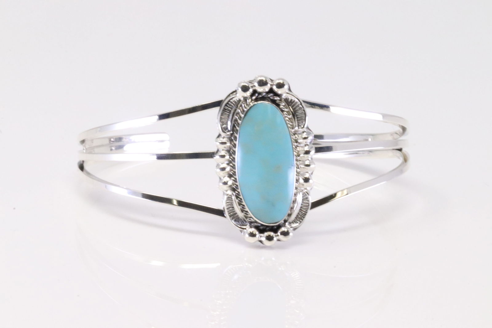 Native America Navajo Sterling Silver Turquoise Bracelet Cuff By Mike Smith.: This is a Native America Navajo Sterling Silver Turquoise Bracelet Cuff By Mike Smith.
