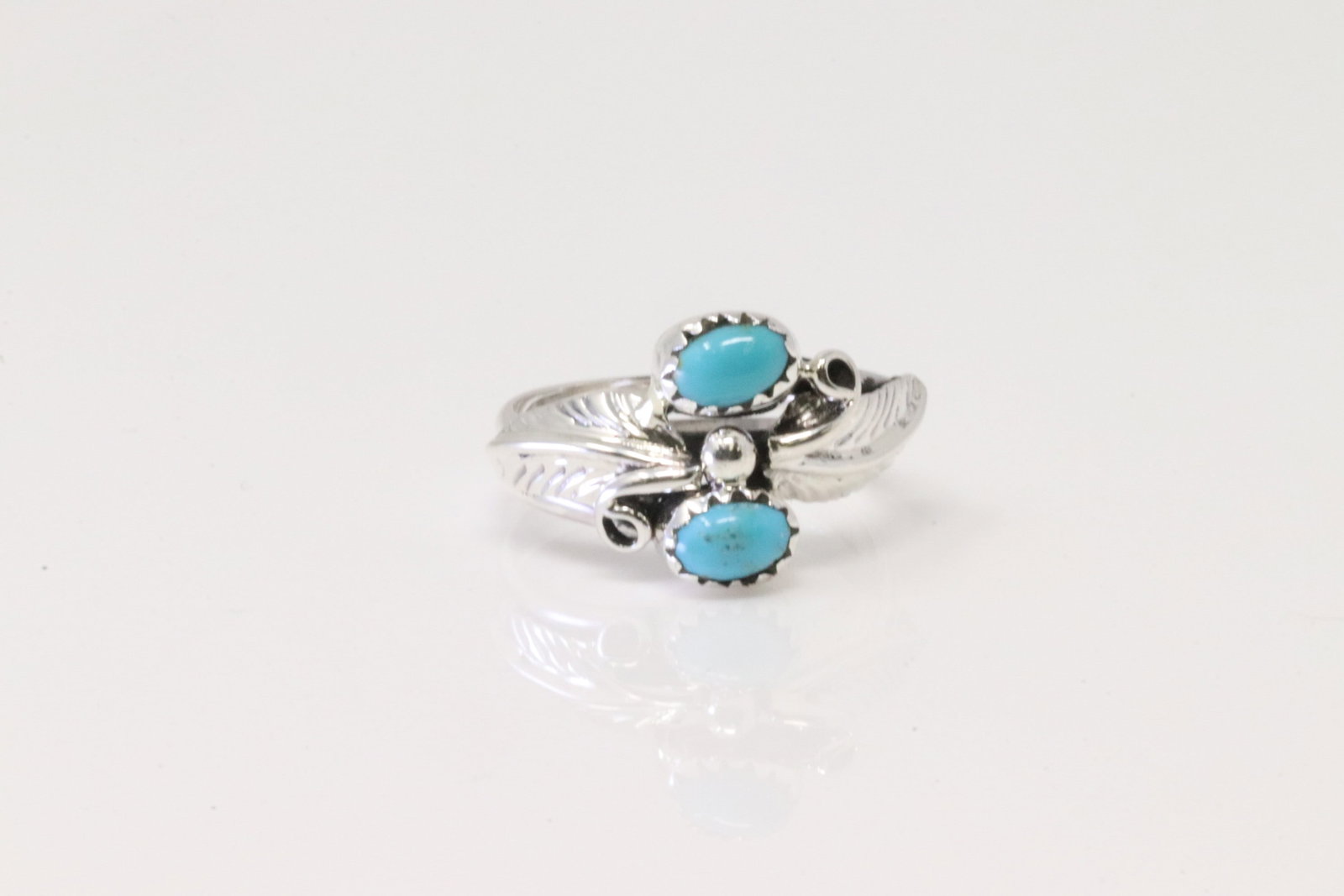 Native America Navajo Sterling Silver Turquoise Ring By Harry B Yazzie.: This is a Native America Navajo Sterling Silver Turquoise Ring By Harry B Yazzie. Ring size: 7.50.