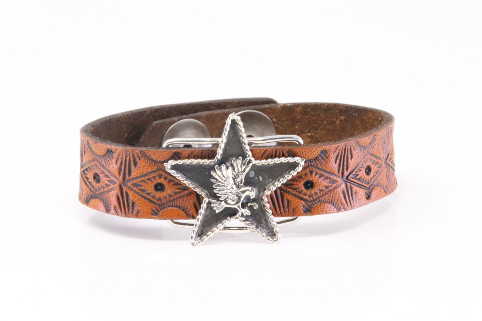 Native America Navajo Sterling Silver Star / Eagle Leather Bracelet By Gilbert Smith.: This is a Native America Navajo Sterling Silver Star / Eagle Leather Bracelet By Gilbert Smith.