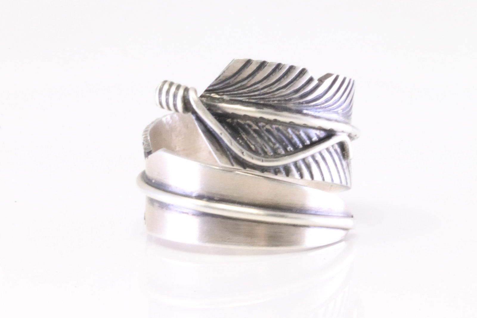 Native America Navajo Sterling Silver Feather Ring By C.C.: This is a Native America Navajo Sterling Silver Feather Ring By C.C. Ring size: 7.00.