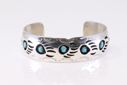 Native America Navajo Sterling Silver Bear Paw Turquoise Bracelet By Pearlene Spencer Talley.