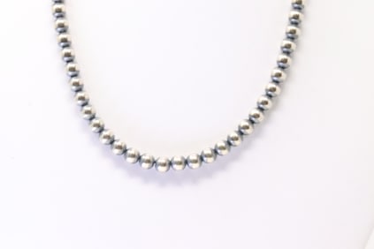 Native America Navajo Sterling Silver Pearl Beaded Necklace.