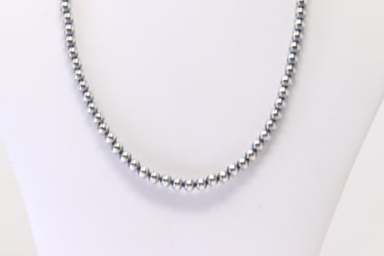 Native America Navajo Sterling Silver Pearl Beaded Necklace.