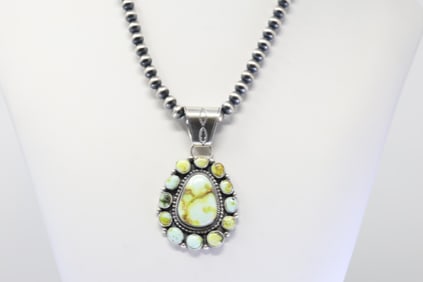 Native America Navajo Sterling Silver Palomino Necklace By Tom Lewis.
