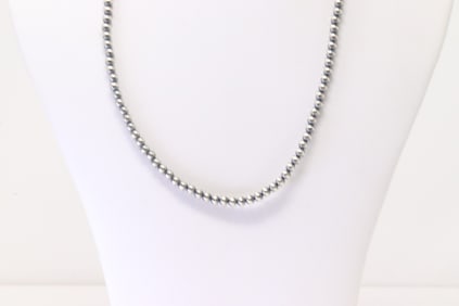 Native America Navajo Sterling Silver Pearl Beaded Necklace.