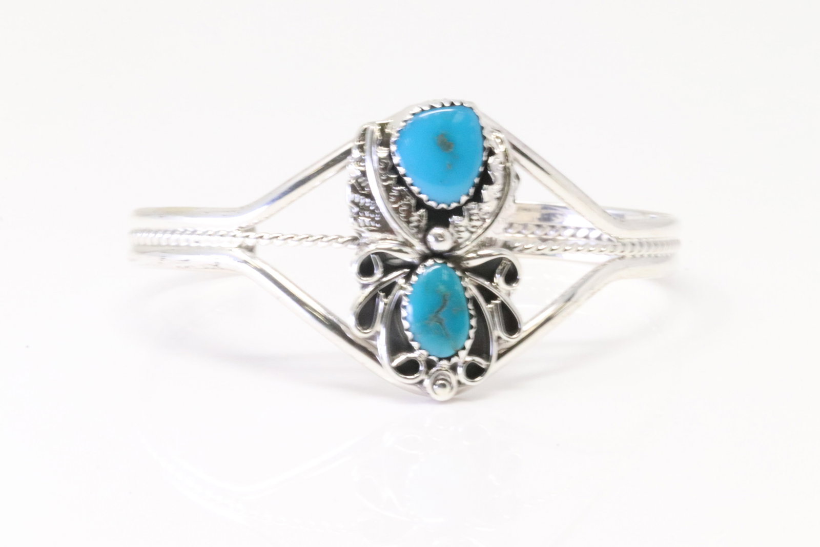 Native America Navajo Sterling Silver Turquoise Bracelet Cuff By Harry B Yazzie.: This is a Native America Navajo Sterling Silver Turquoise Bracelet Cuff By Harry B Yazzie.