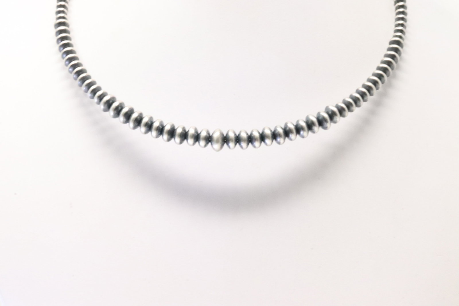 Native America Navajo Sterling Silver Pearl Beaded Choker Necklace.: This is a Native America Navajo Sterling Silver Pearl Beaded Choker Necklace. Necklace length: 10.00"