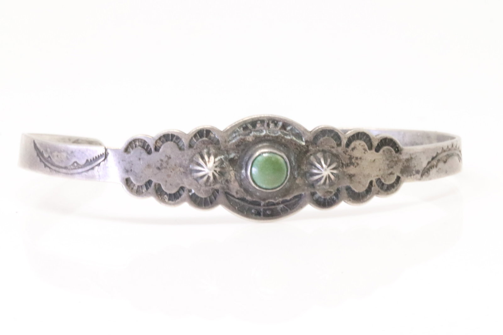 Native American Navajo Sterling Silver Old Pawn Turquoise Bracelet. (1 of 3)