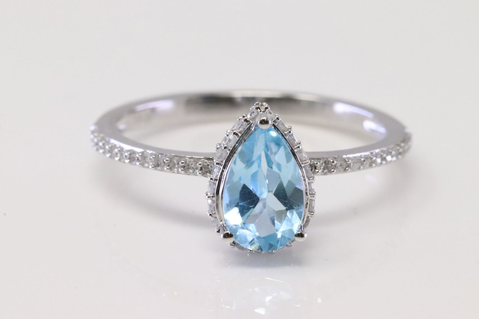 Blue Topaz & Diamond Ring 10Kt. (1 of 4)