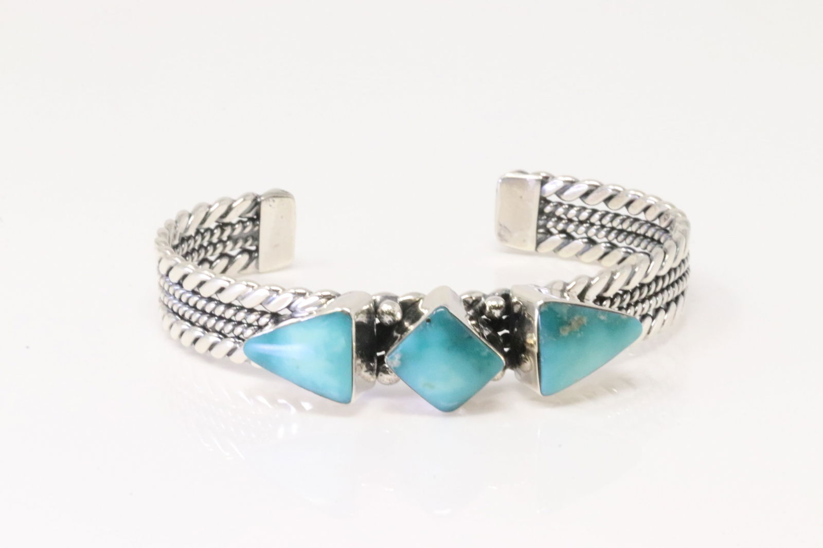 Native America Navajo Sterling Silver Turquoise Bracelet Cuff By Mike Smith.: This is a Native America Navajo Sterling Silver Turquoise Bracelet Cuff By Mike Smith.