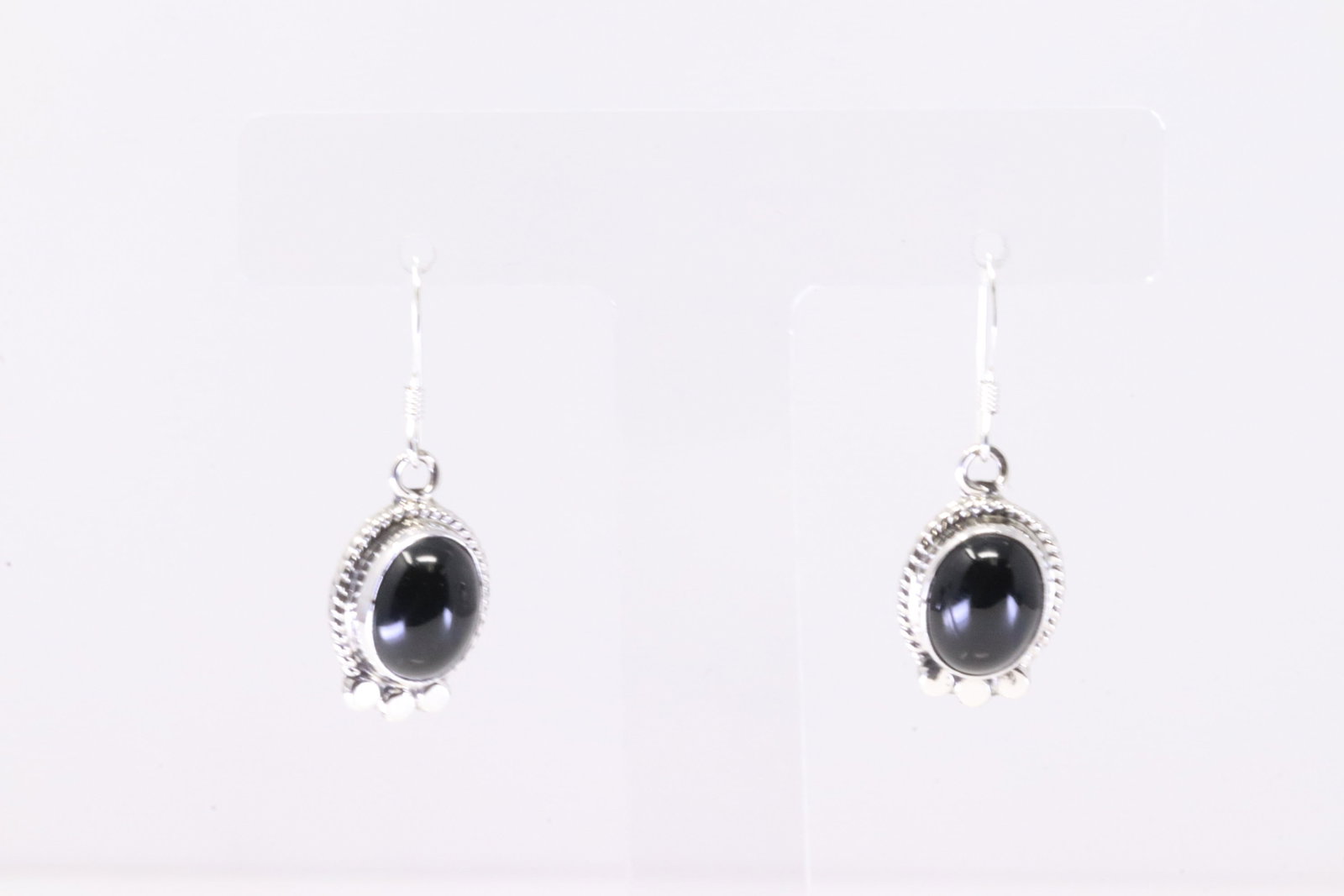 Native America Navajo Sterling Silver Black Onyx Dangling Earring's By Sharon McCarthy.: This is a Native America Navajo Sterling Silver Black Onyx Dangling Earring's By Sharon McCarthy.