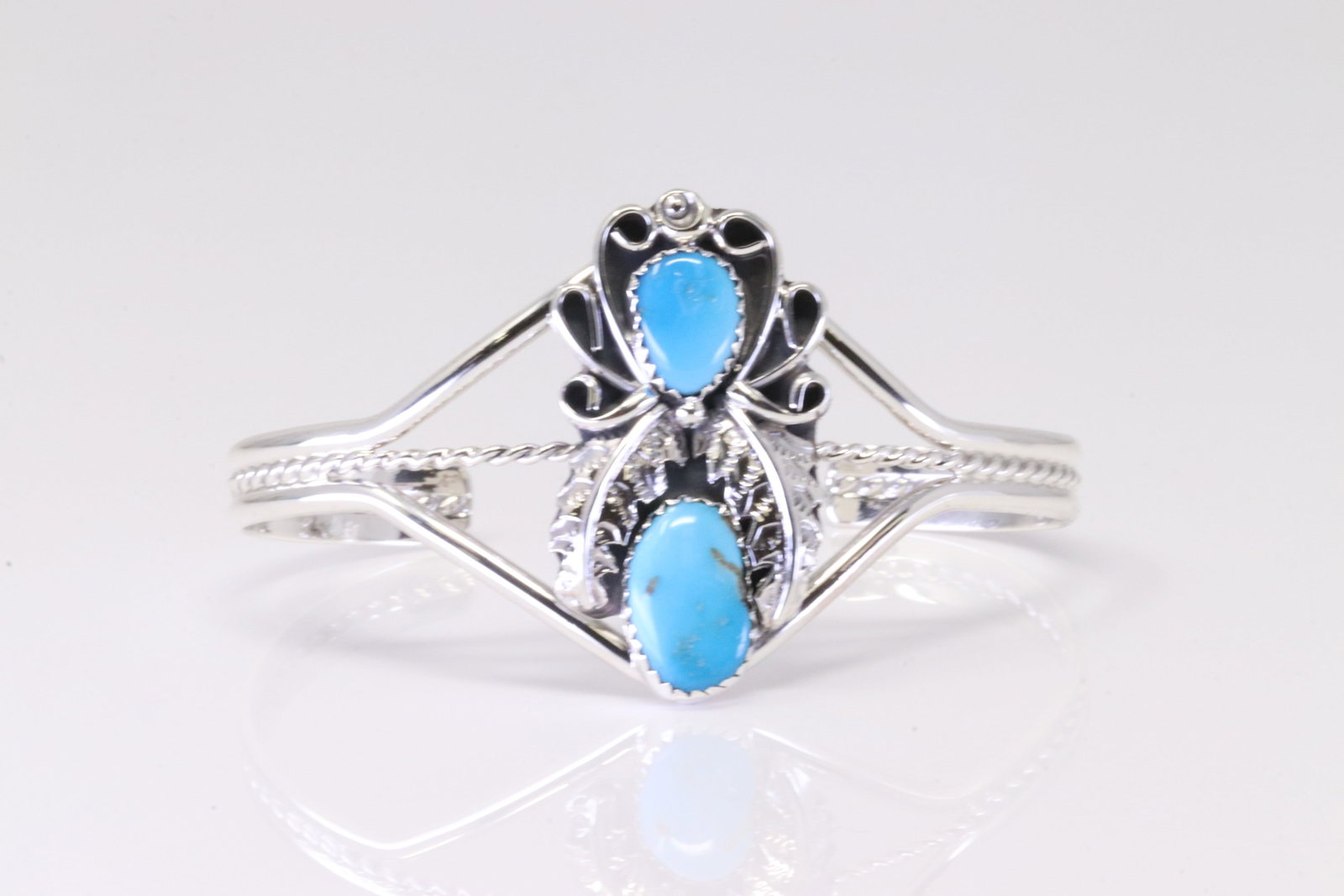 Native America Navajo Sterling Silver Turquoise Bracelet Cuff By Harry B.Yazzie.: This is a Native America Navajo Sterling Silver Turquoise Bracelet Cuff By Harry B.Yazzie.